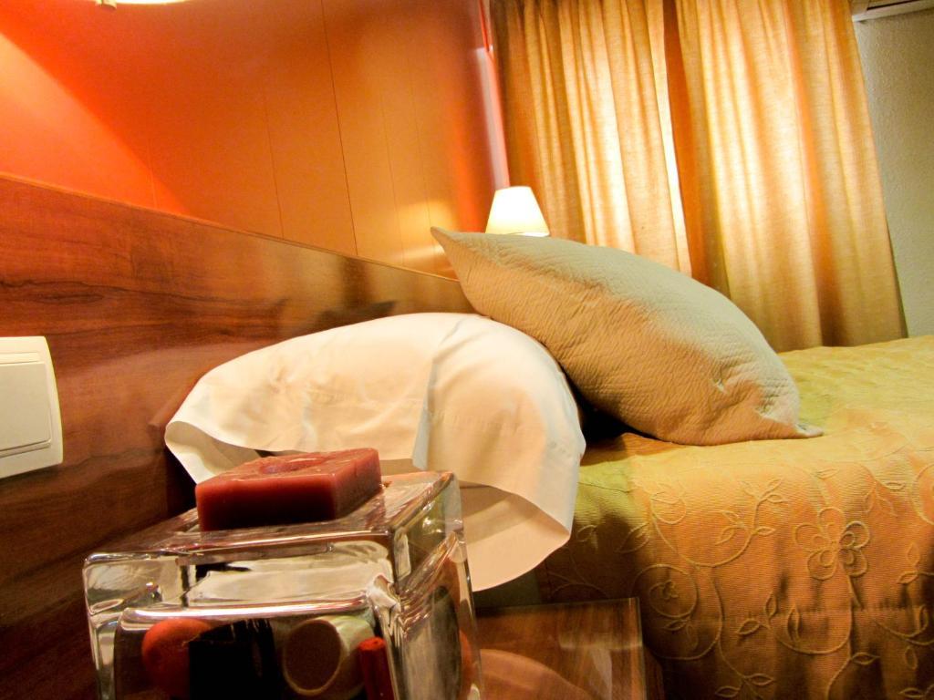 Hotel Avenida Requena Chambre photo